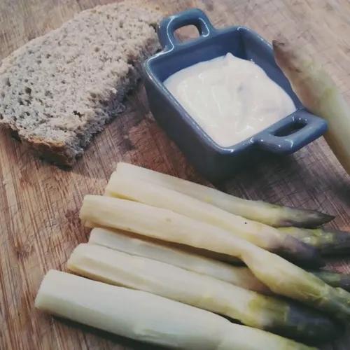 192152013_asperges-a-la-creme