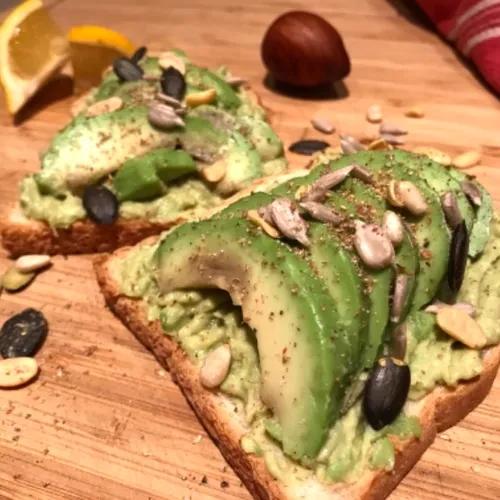 201111177-toasts-d-avocats