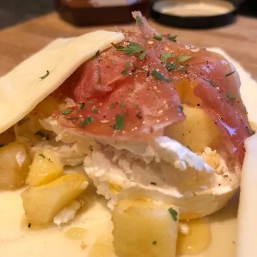 2094158_feuillete-pomme-chevre