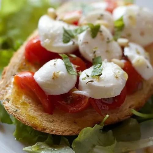 1916941_bruschetta-tomate-mozzarella-crue