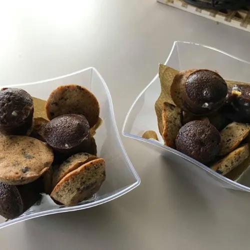 19251648_assortiment-de-moelleux-au-chocolat-et-cookies