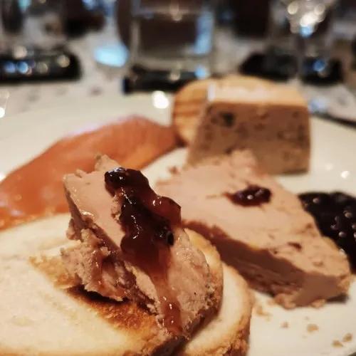 2011138_toasts-de-foie-gras