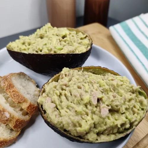 22111141-avocat-au-thon-leger-sans-creme