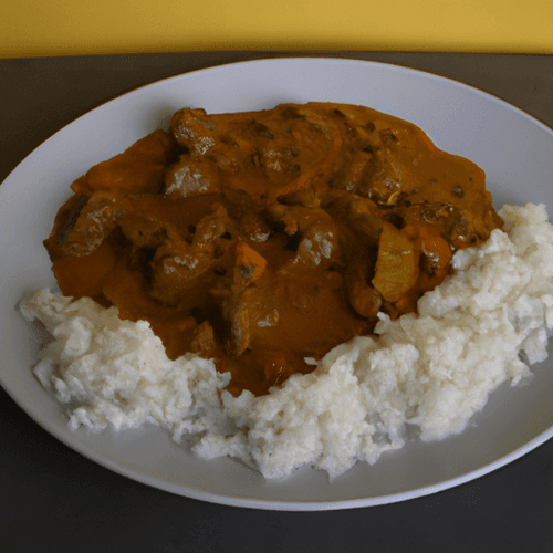 233032052-curry-de-boeuf-a-l-indienne-et-riz-basmati-parfume