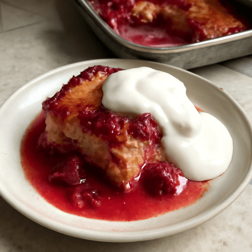 2514660-pouding-chomeur-aux-framboises-et-creme-epaisse