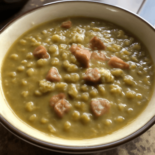 2516220-soupe-aux-pois-verts-de-quebec
