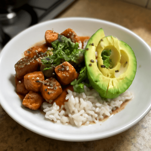 2522560-mini-poke-bowls-d-avocat-et-de-tofu