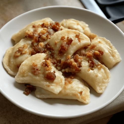 2596120-pierogi-ruskie-raviolis-polonais-au-fromage