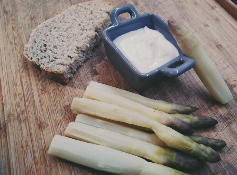 192152013_asperges-a-la-creme