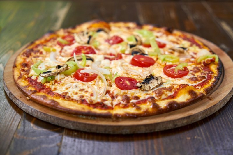 19681419_pizza-vegetarienne-maison-fraiche-et-bio-sans-additifs