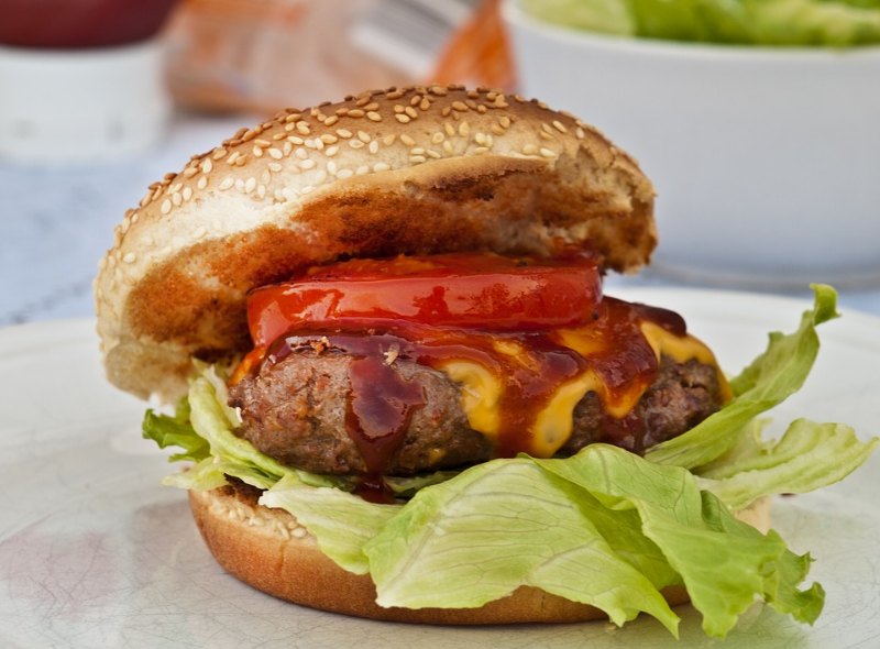 19931523_simple-burger-maison