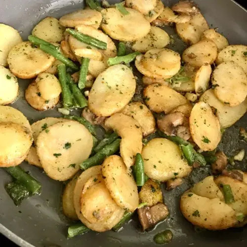 Poêlée sarladaise aux légumes du jardin recipe