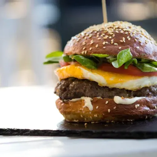 Hamburger à l'oeuf