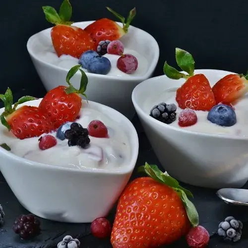 Dessert gourmand au fromage blanc et fruits rouges recipe