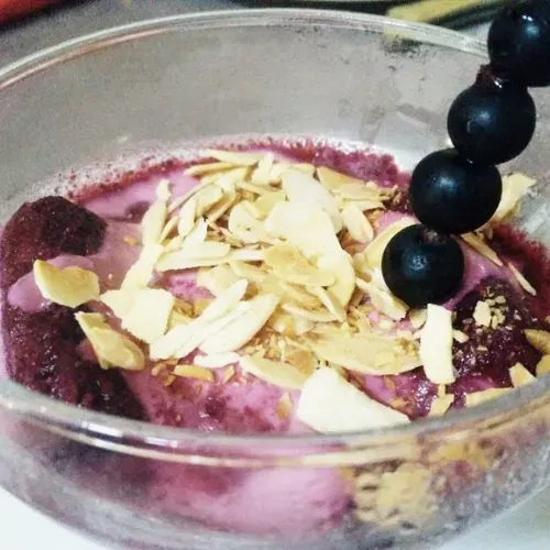 Dessert léger au cassis et biscuits recipe