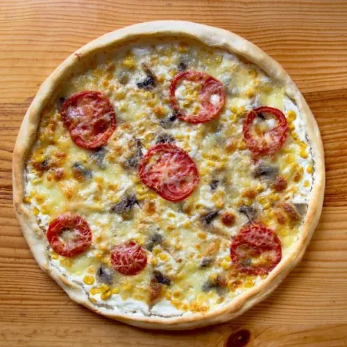 Mini pizza blanche à la crème fraiche et chorizo