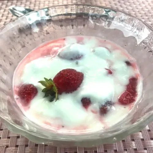 Yaourt grec aux fraises