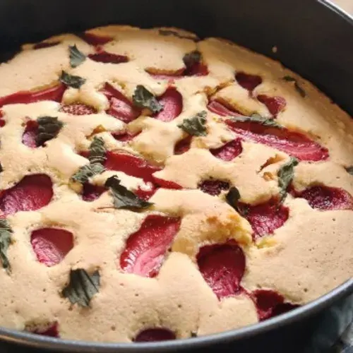 Gâteau aux fraises et à la menthe