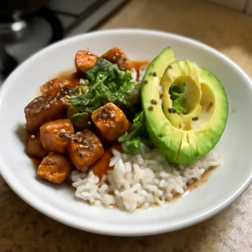Mini Poke Bowls d'Avocat et de Tofu